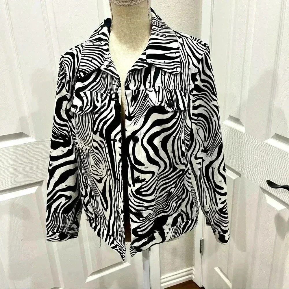 Redd zebra print embellished button front statement jacket size 8